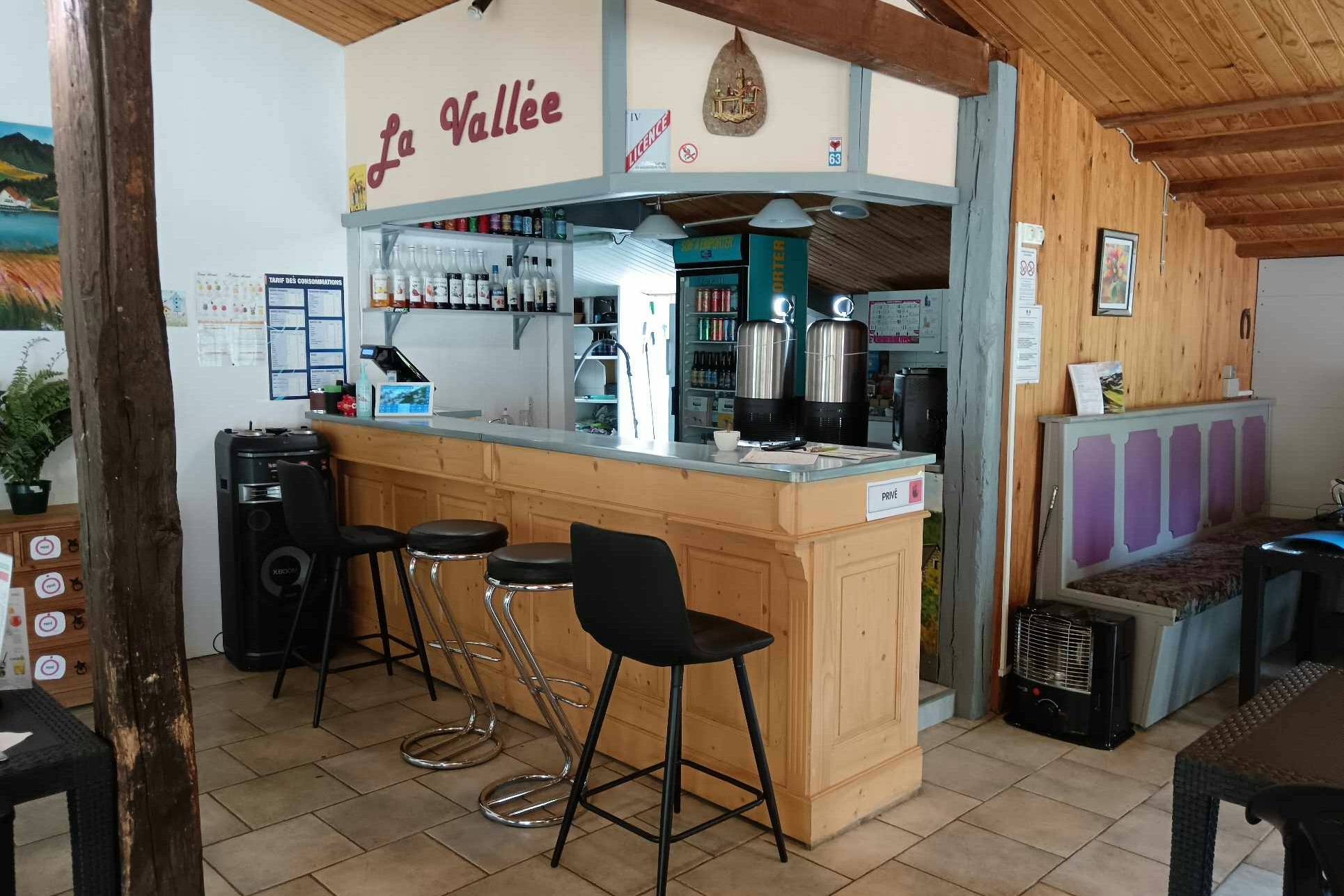 Camping La Vallée - Bar auf dem Campingplatz