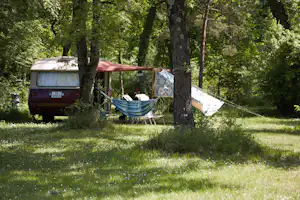 Camping La Vaugelette - Standplätze im Grünen auf dem Campingplatz