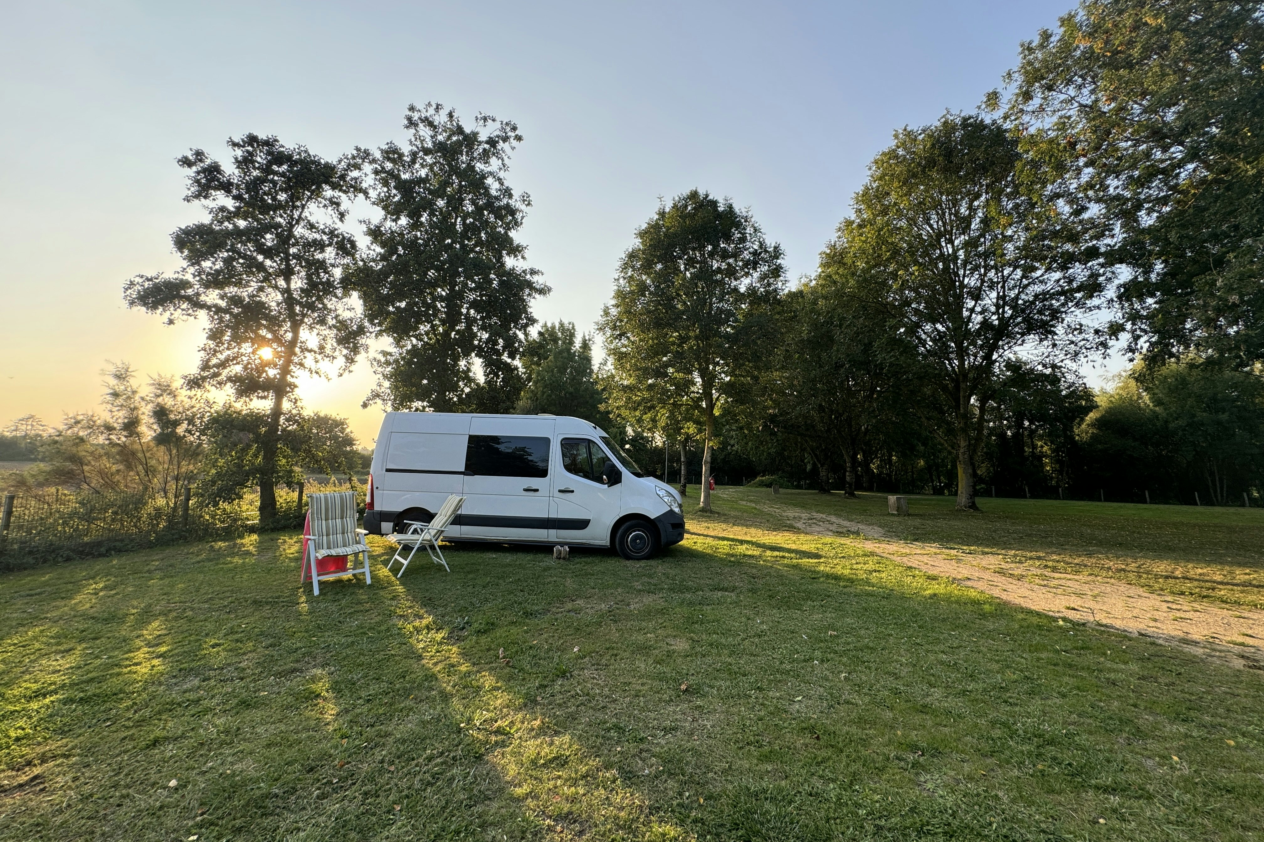 Camping La Venise de l'Ouest - Camper auf Standplatz