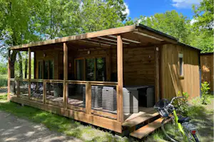 Camping la Venise Verte - Mobilheim mit Terrasse auf dem Campingplatz