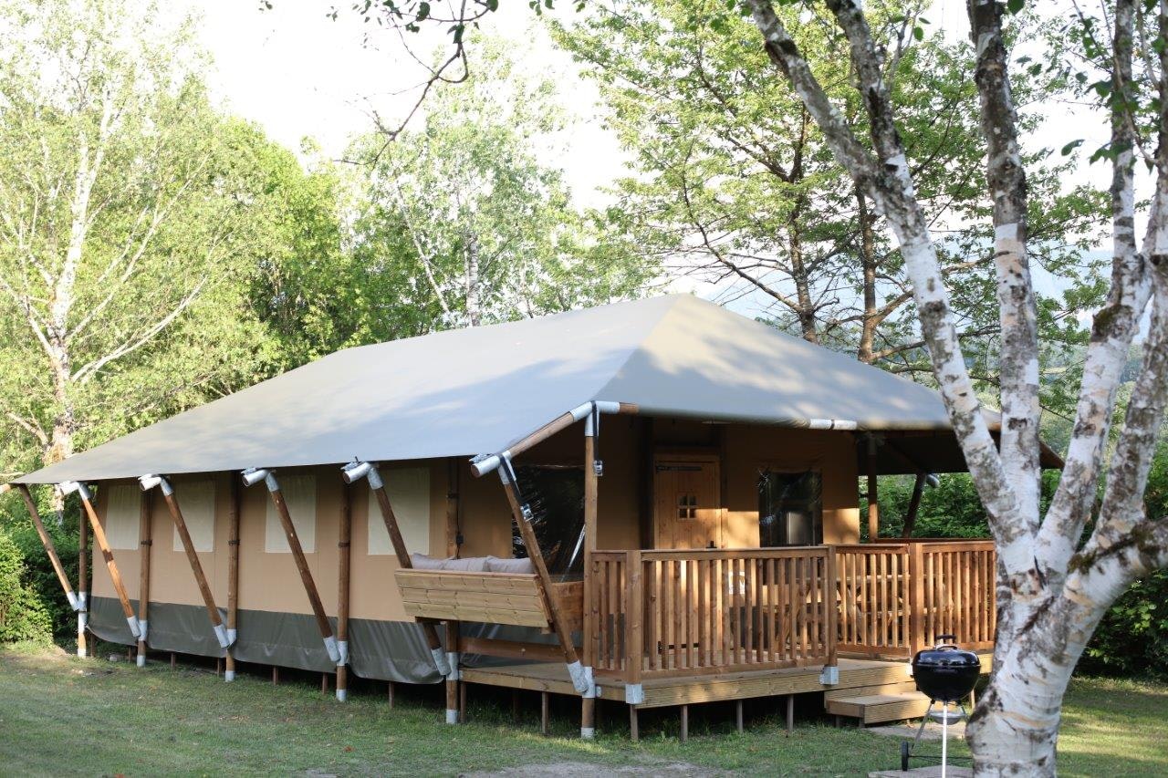 Camping du Lac de Carouge  Camping Lac de Carouge - Glamping-Zelt mit Terrasse