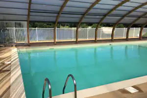 Camping Lac de Lislebonne - Hallenbad auf dem Campingplatz
