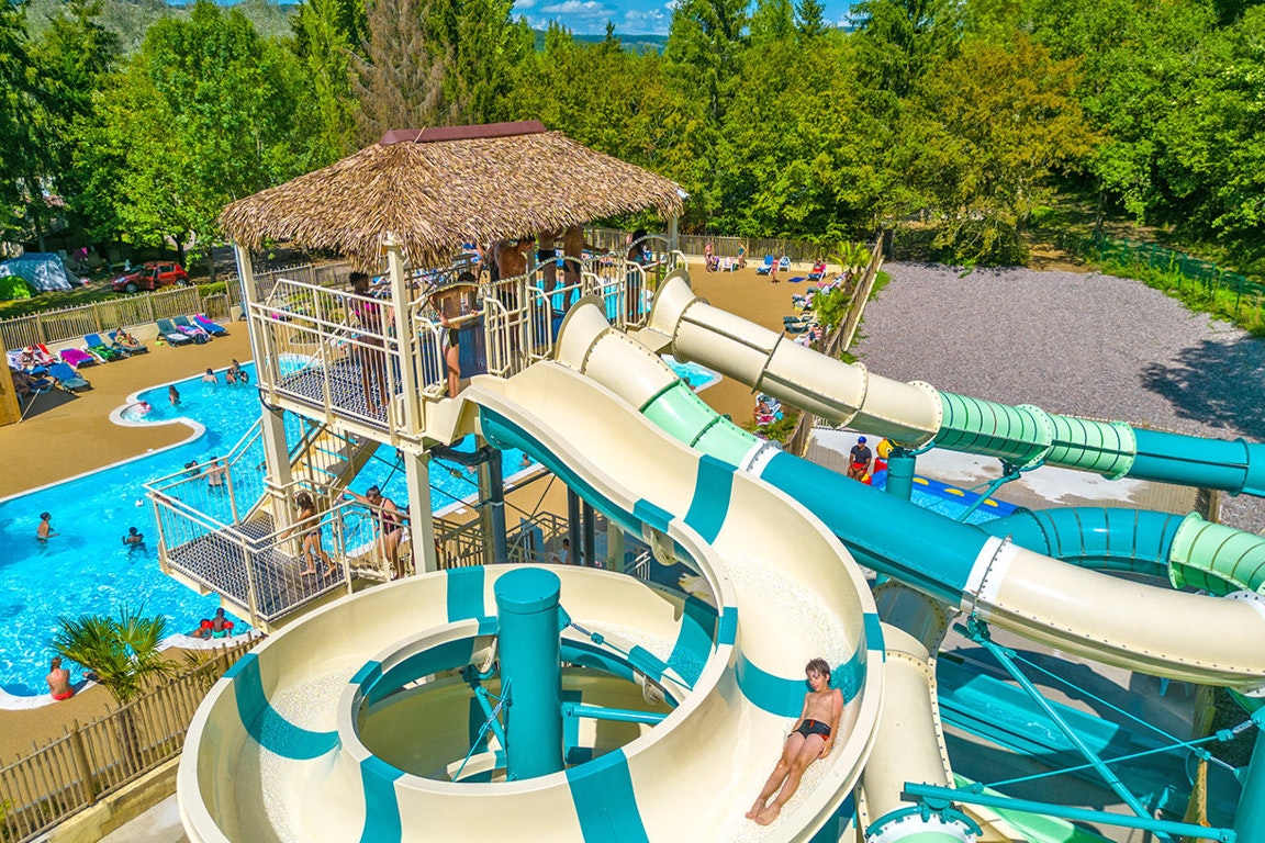 Camping Lac de Panthier  - Rutschen im Wasserpark des Campingplatzes