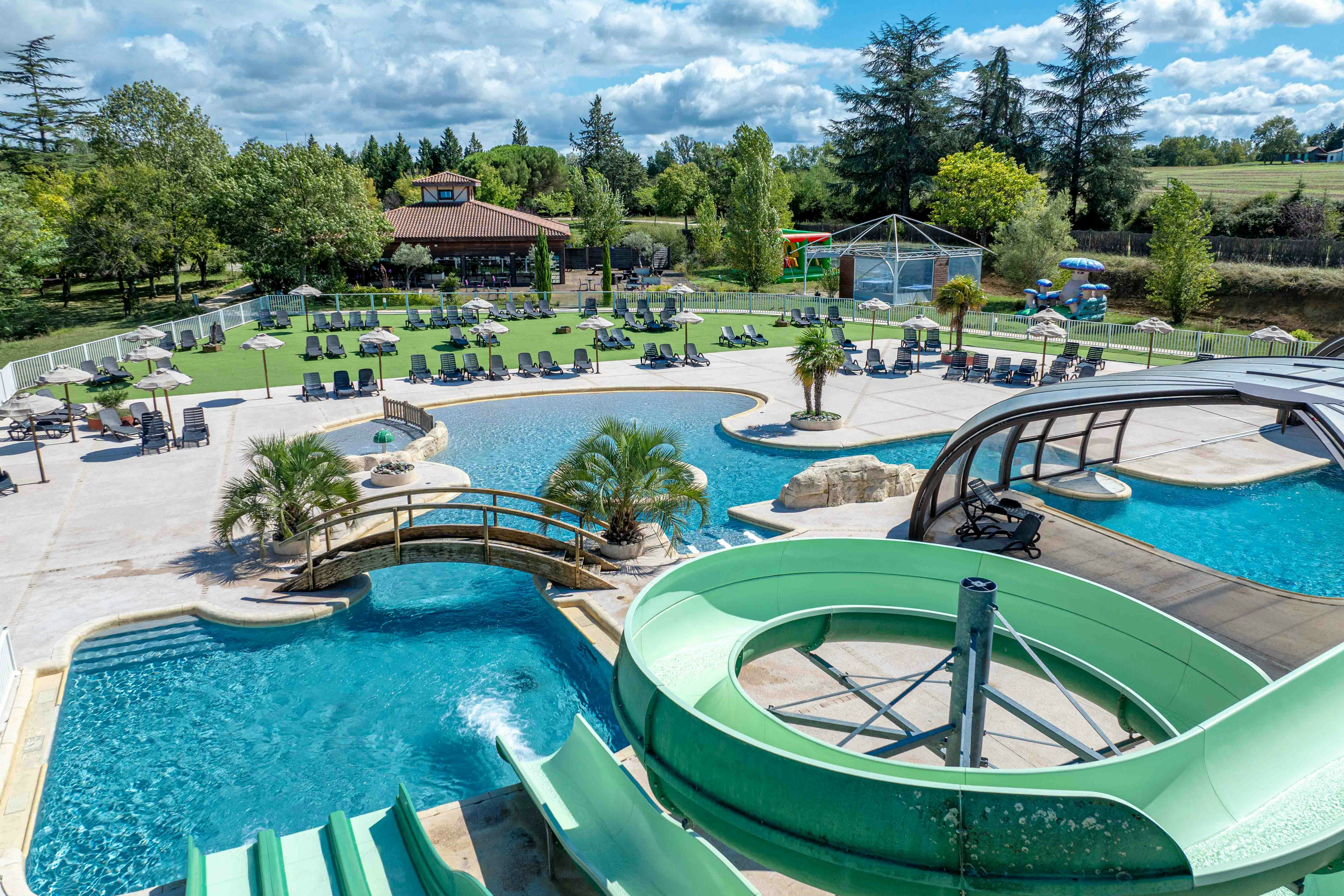 Camping Koawa Lac de Thoux  Camping Lac de Thoux St-Cricq - Pool mit Wasserrutsche