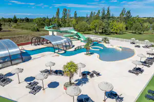 Camping Koawa Lac de Thoux Camping Lac de Thoux St-Cricq - Poolbereich mit Sonnenliegen