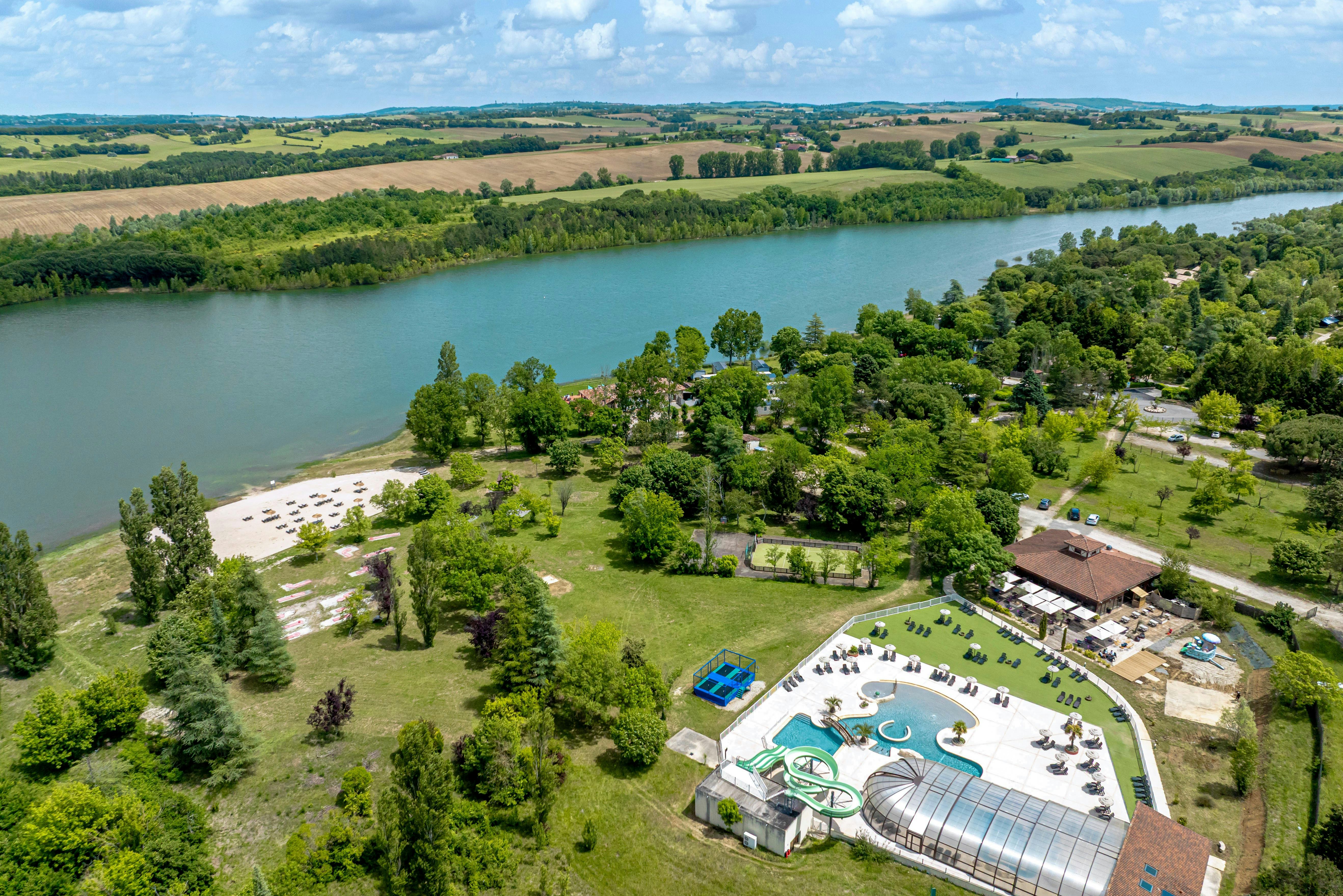 Camping Lac de Thoux - Ciela Village  - Luftaufnahme des Campingplatzes