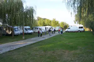 Camping Lac Murighiol - Wohnmobil- und Wohnwagenstellplätze im Grünen