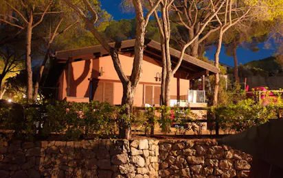 Camping Lacona Pineta