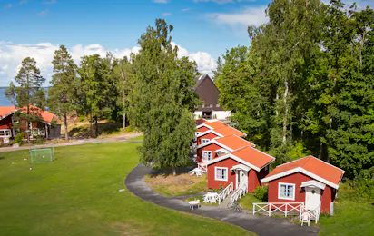 Hjälmargården & Läppecamping