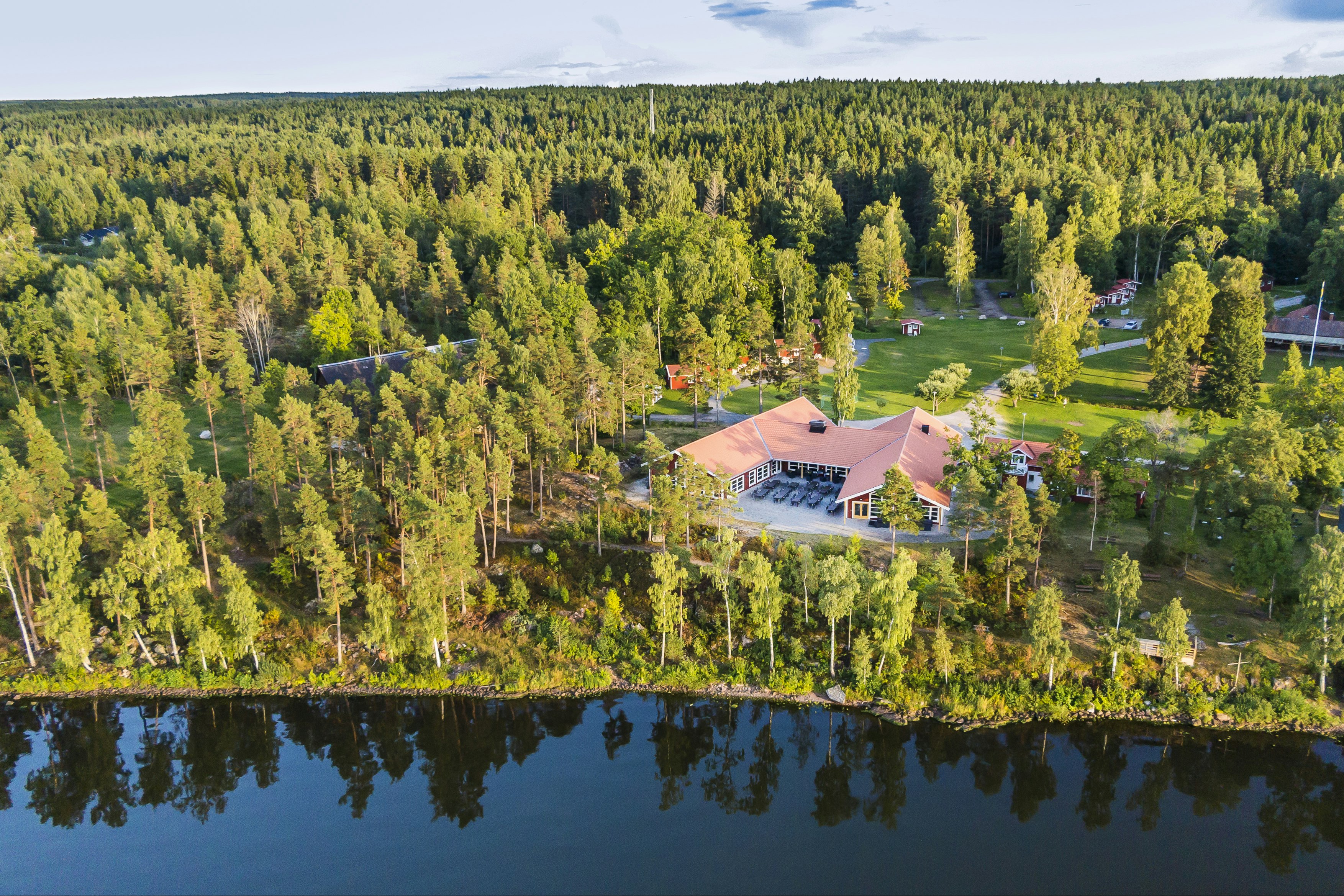 Hjälmargården & Läppecamping