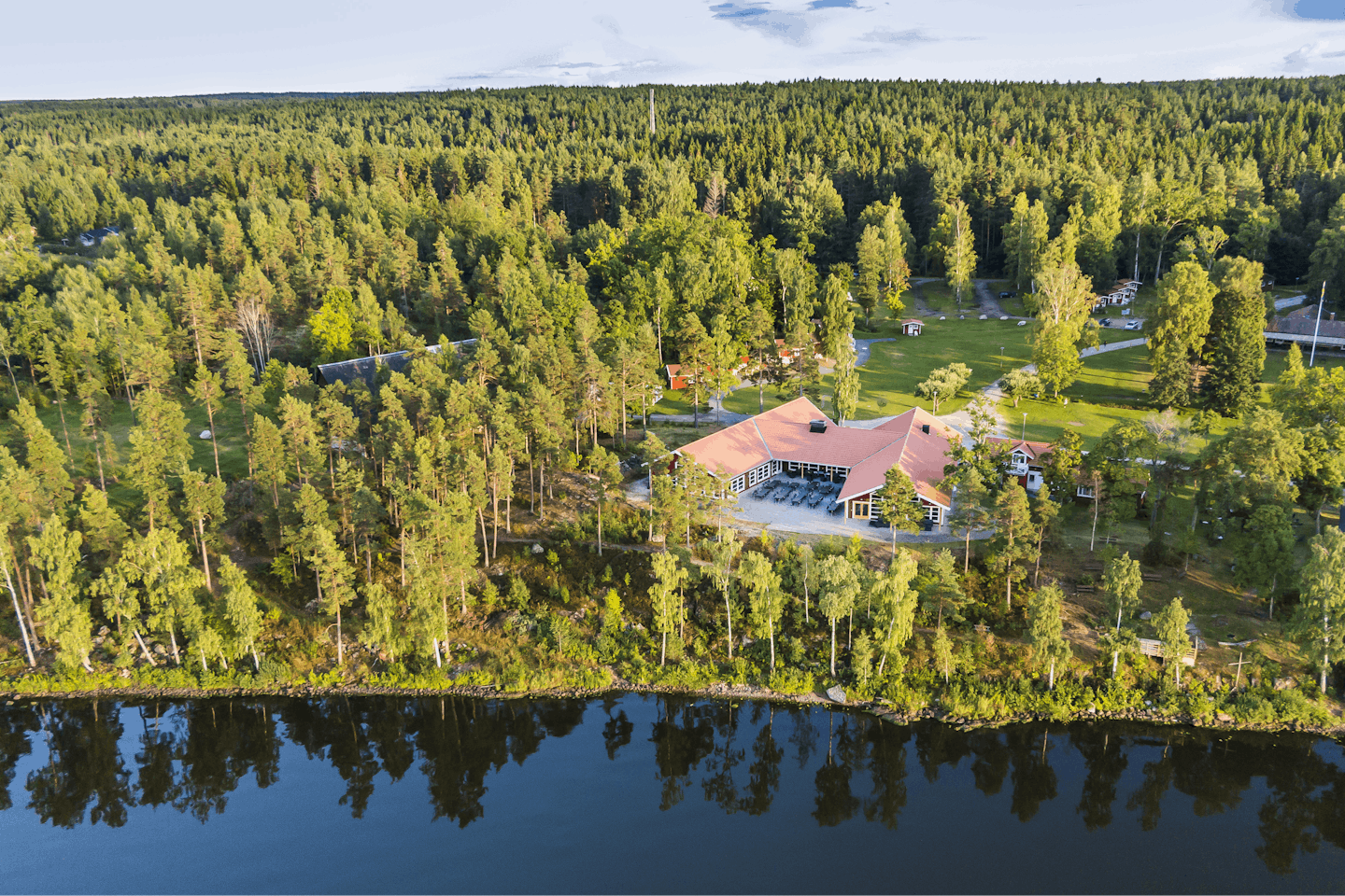 Hjälmargården & Läppecamping