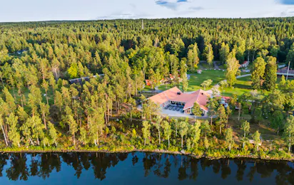 Hjälmargården & Läppecamping