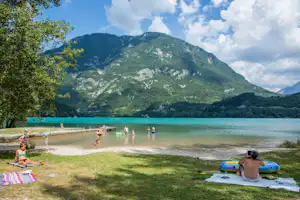 Camping Lago 3 comuni - Liegewiese am Cavazzo-See