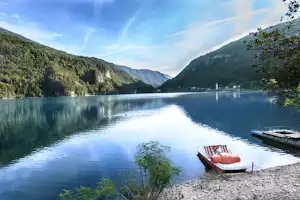 Camping Lago Arsiè - Tretboot vom Campingplatz am See Lago di Corlo