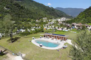 Camping Lago Arsiè - Campingplatz aus der Vogelperspektive