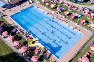 Camping Lago Azzurro - Poolbereich auf dem Campingplatz