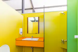 Camping Lago Barasona - Sanitäranlagen auf dem Campingplatz