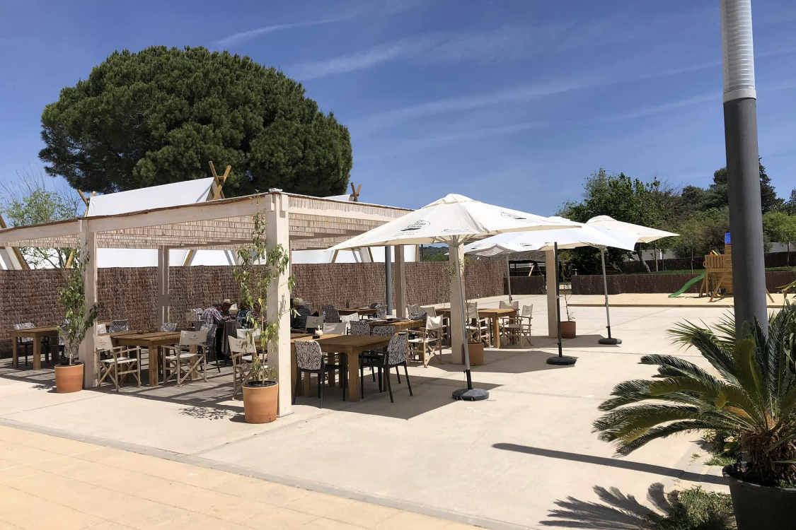 Camping Lago de Arcos - Außenbereich des Restaurants