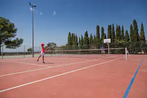 Camping Laguna - Tennisplatz auf dem Campinggelände