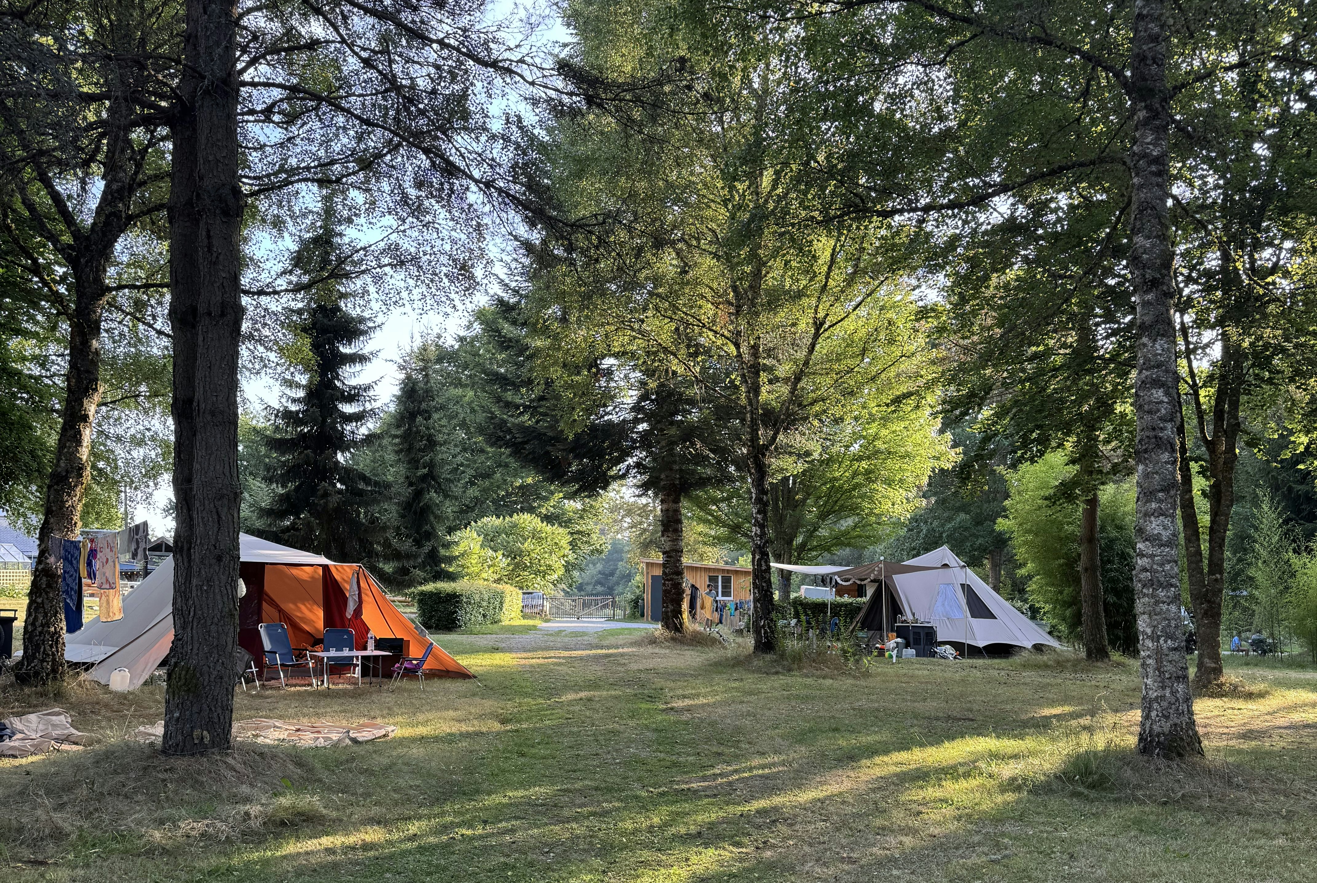 Domaine de Lallé - Wohnmobil- und Wohnwagenstandplätze auf der Wiese