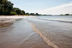 Camping Land an der Elbe - Blick auf das Ufer