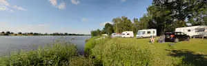 Camping Land an der Elbe - Panoramaansicht des Campingplatzes