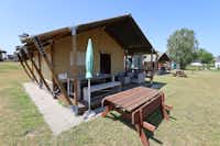 Camping Landgoed Voigtsmühle - Glamping-Zelt mit Terrasse auf dem Campingplatz