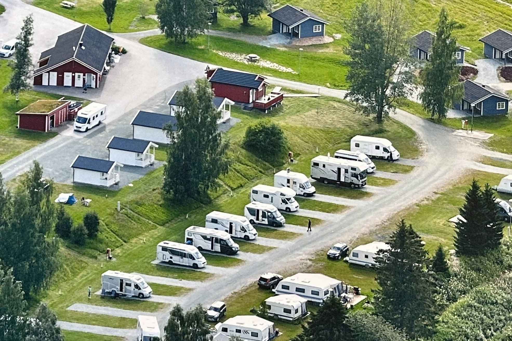 Langnes Camping, Grong  - Luftaufnahme des Campingplatzes