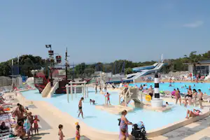 Camping APV - Anse des Pins Camping L'Anse des Pins - Wasserspielplatz für Kinder auf dem Campingplatz