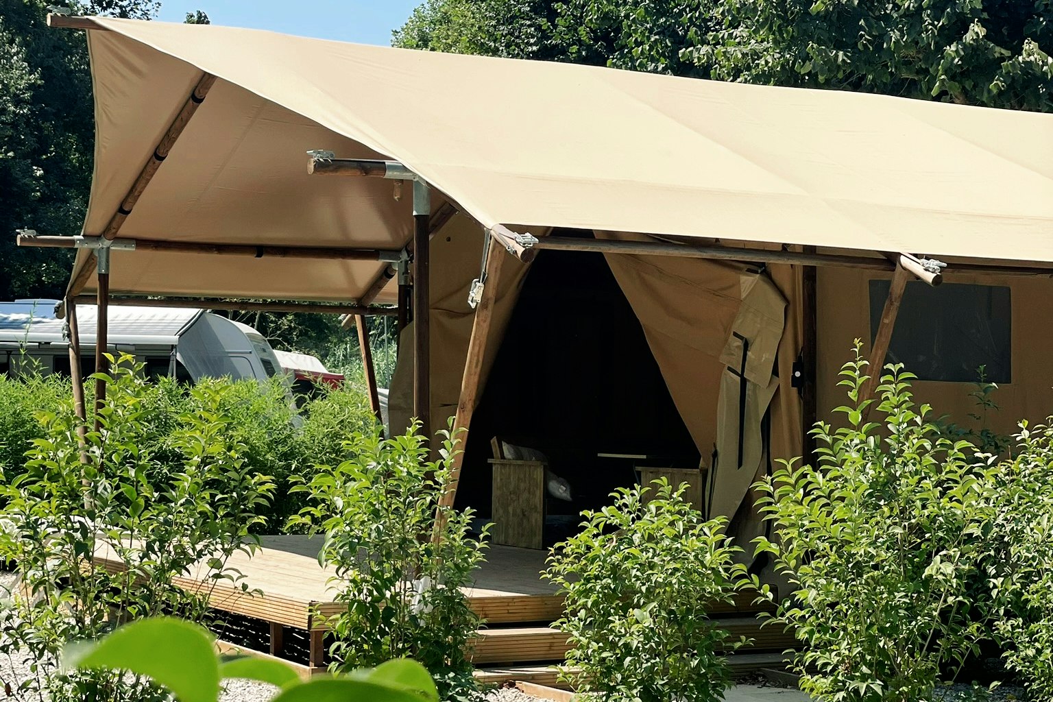 Camping L'Argentière - Glamping Zelt Außenansicht