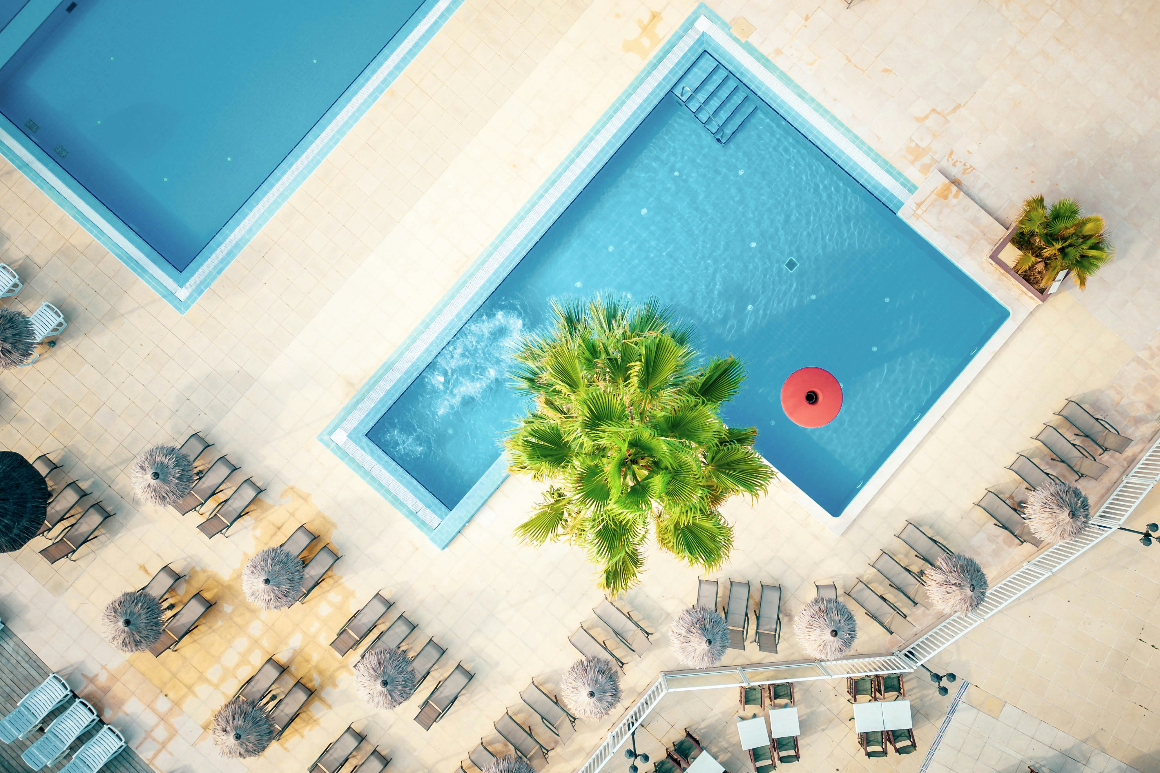 Camping L'Argentière - Luftaufnahme des Freibades