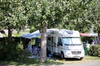 Camping Larrouleta - Stellplatz im Halbschatten