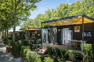 Camping Las Dunas - Mobilheim-Mietunterkünfte mit überdachter Veranda