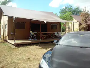 Camping Las Patrasses - Glamping-Zelt mit Terrasse