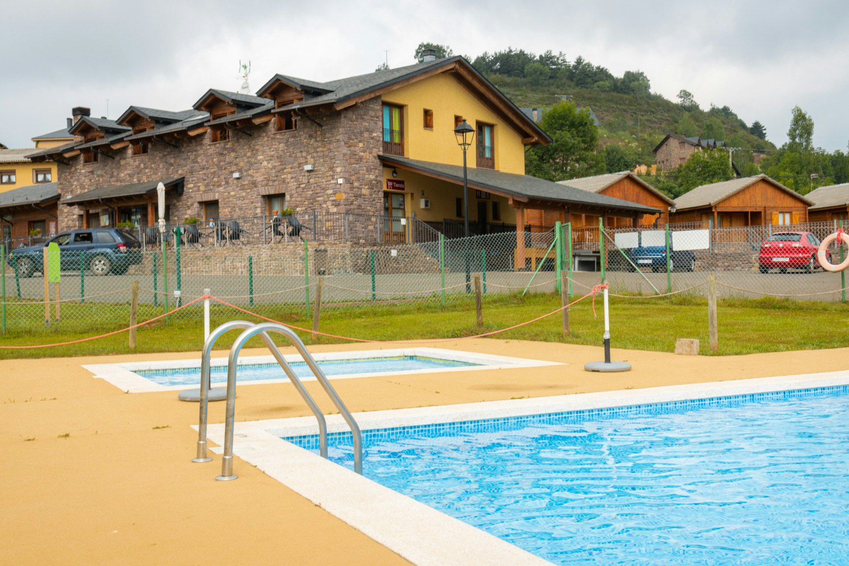 Camping Laspaúles - Freibad auf dem Campingplatz
