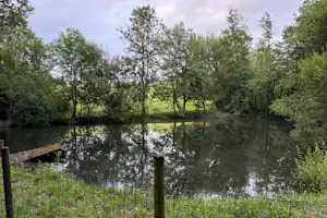 Camping Latapie - Blick auf den See am Campingplatz