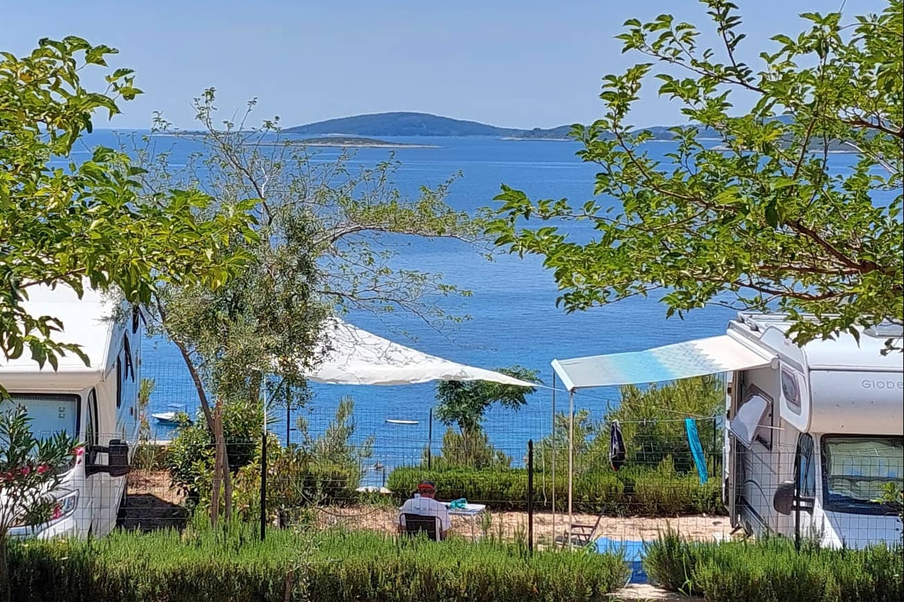 Camping Lavanda - Standplätze mit Meerblick