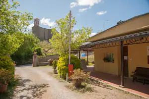 Camping Le Balze - Blick auf den Eingang des Campingplatzes
