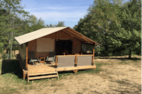 Camping Le Bas Larin  -  Mobilheim mit Terrasse auf dem Campingplatz