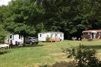 Camping Le Bas Meygnaud -  Wohnwagenstellplätze im Grünen auf dem Campingplatz