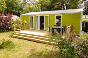 Camping Le Beauchene - Mobilheim mit Veranda auf dem Campingplatz