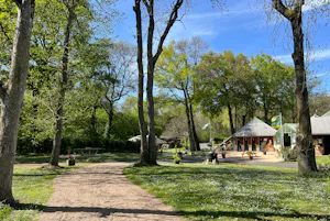Camping Le Bec de Cisse - Blick auf den Campingplatz im Grünen