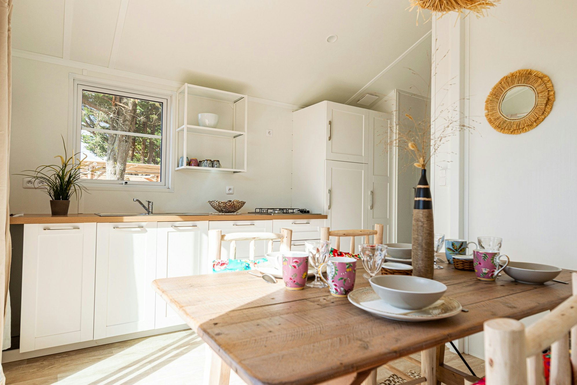 Camping Le Bellevue  Camping LE BELLEVUE  - Innenansicht eines Mobilheims mit Küche