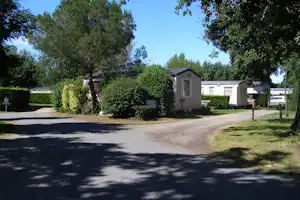 Camping Le Bois Joli- Mobilheime auf dem Campingplatz