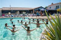 Camping Le Bois Joly  - Animation am Pool vom Campingplatz