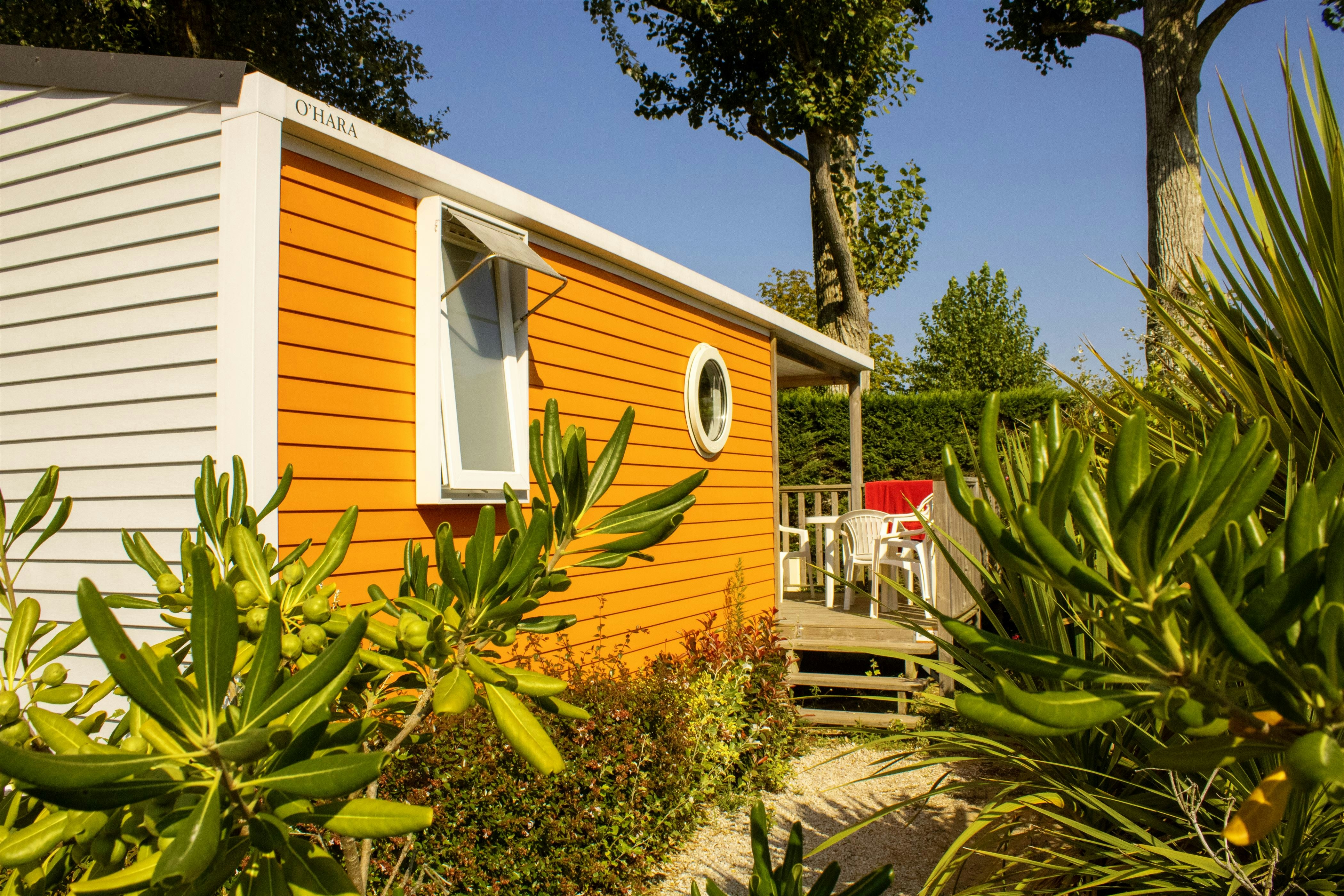 Camping Le Bois Verdon  - Mobilheim mit Terrasse auf dem Campingplatz