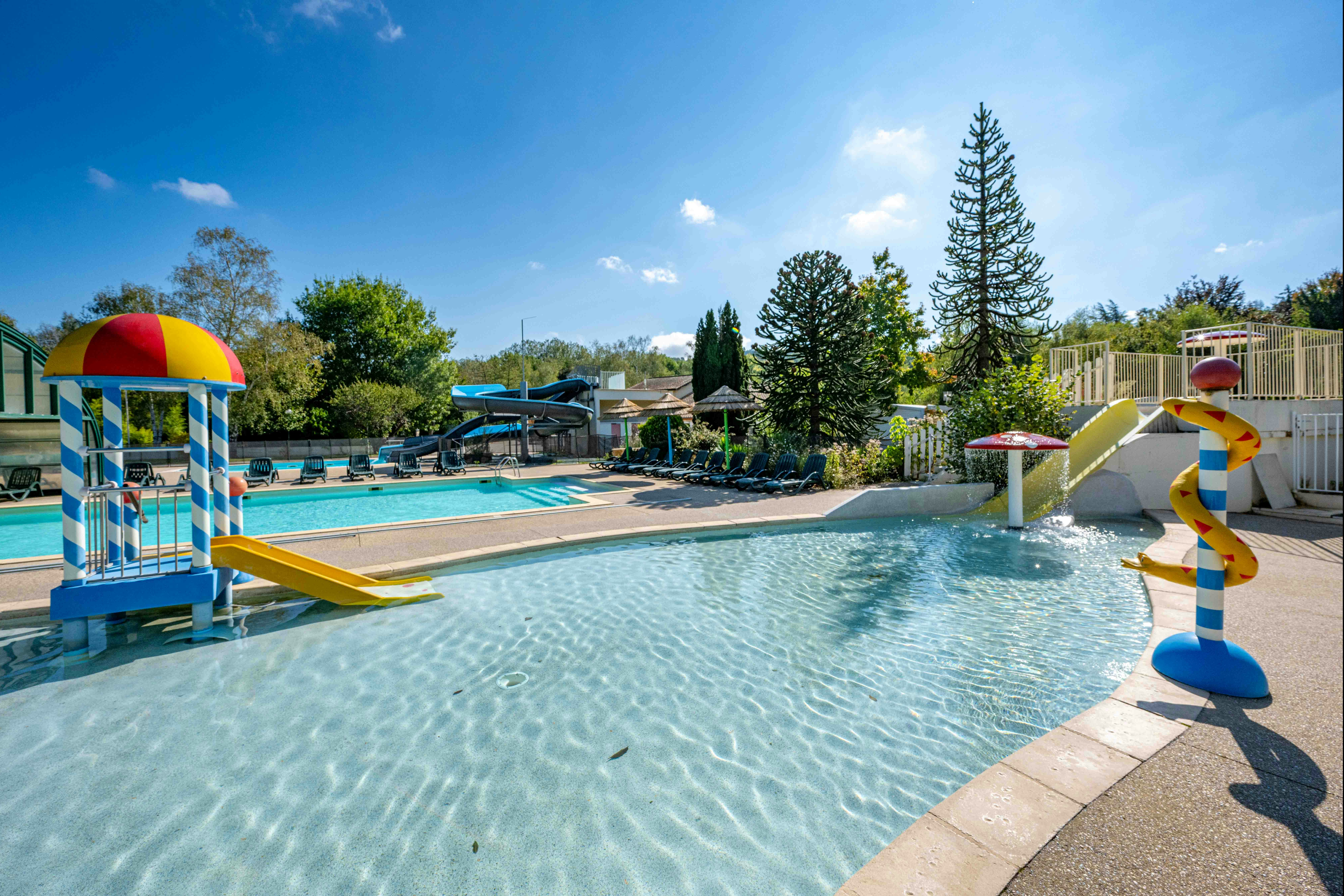 Camping Koawa Le Bontemps  Camping Le Bontemps - Ciela Village - Kinderbecken im Freibad des Campingplatzes