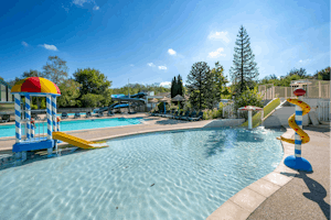 Camping Koawa Le Bontemps Camping Le Bontemps - Ciela Village - Kinderbecken im Freibad des Campingplatzes