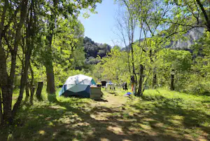 Camping le Camp des Gorges - Zeltplatz im Grünen auf dem Campingplatz