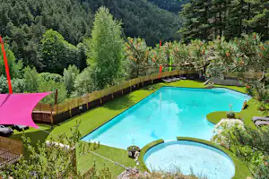Camping Le Capelan - Pool mit Panoramablick auf dem Campingplatz